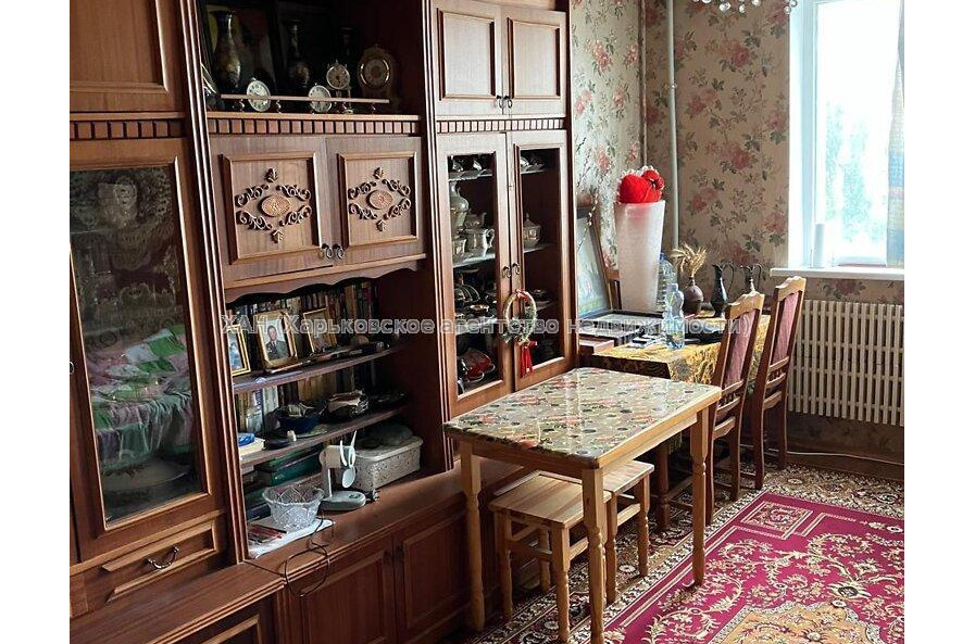 Продам квартиру, Метростроителей ул. , 3 кім., 66.40 м², советский ремонт 