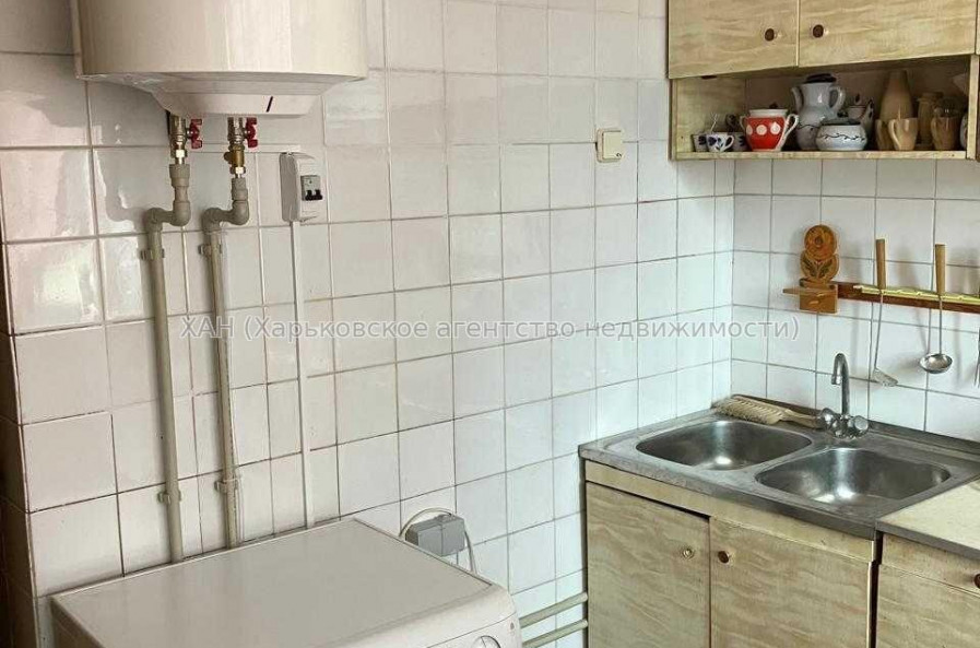 Продам квартиру, Метростроителей ул. , 3 кім., 66.40 м², советский ремонт 
