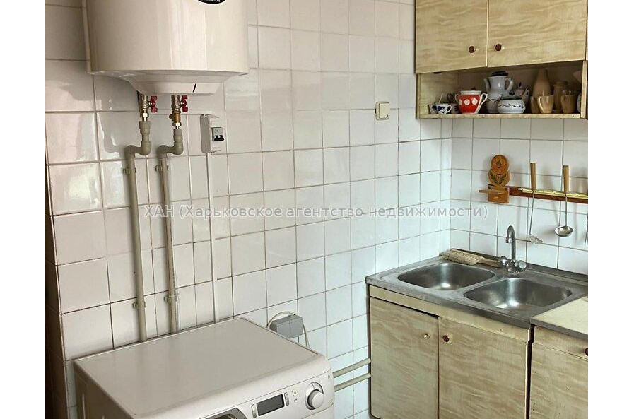 Продам квартиру, Метростроителей ул. , 3 кім., 66.40 м², советский ремонт 