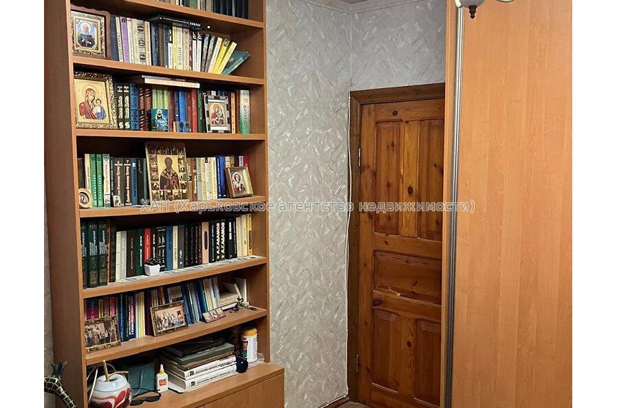 Продам квартиру, Метростроителей ул. , 3 кім., 66.40 м², советский ремонт 