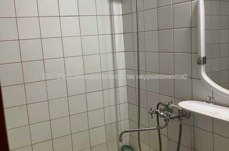 Продам квартиру, Метростроителей ул. , 3 кім., 66.40 м², советский ремонт 