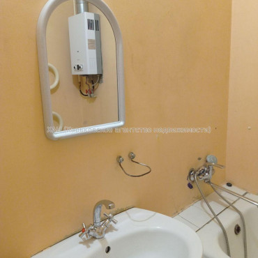 Продам квартиру, Гиршмана ул. , 2 кім., 57.10 м², косметический ремонт 
