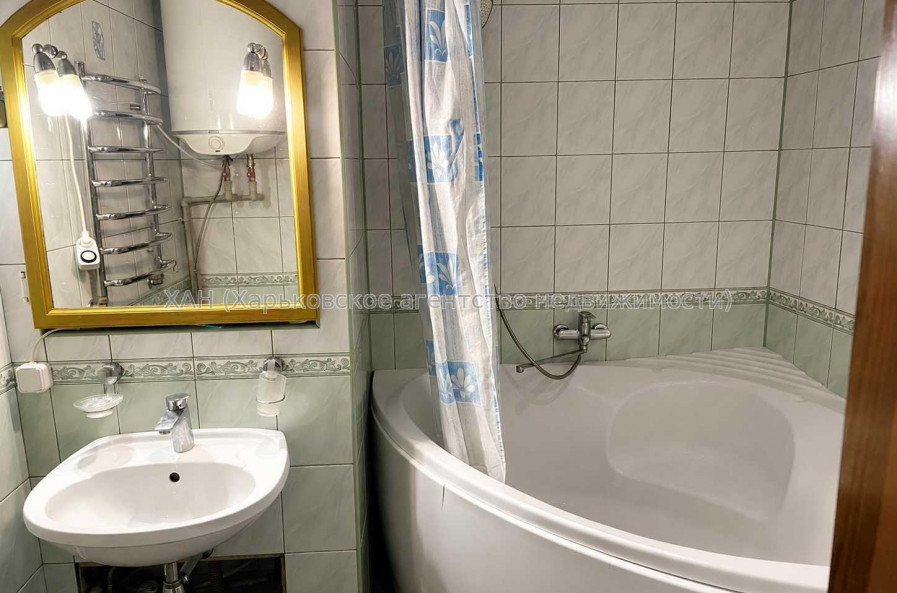 Продам квартиру, Дудинской ул. , 3 кім., 98 м², евроремонт 