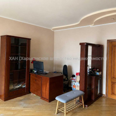 Продам квартиру, Дудинской ул. , 3 кім., 98 м², евроремонт 