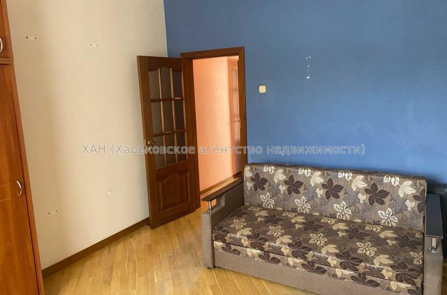 Продам квартиру, Дудинской ул. , 3 кім., 98 м², евроремонт 