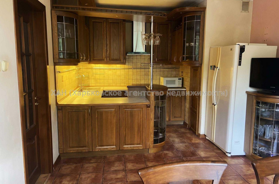 Продам квартиру, Дудинской ул. , 3 кім., 98 м², евроремонт 