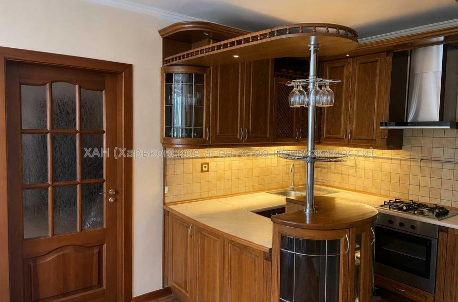Продам квартиру, Дудинской ул. , 3 кім., 98 м², евроремонт 
