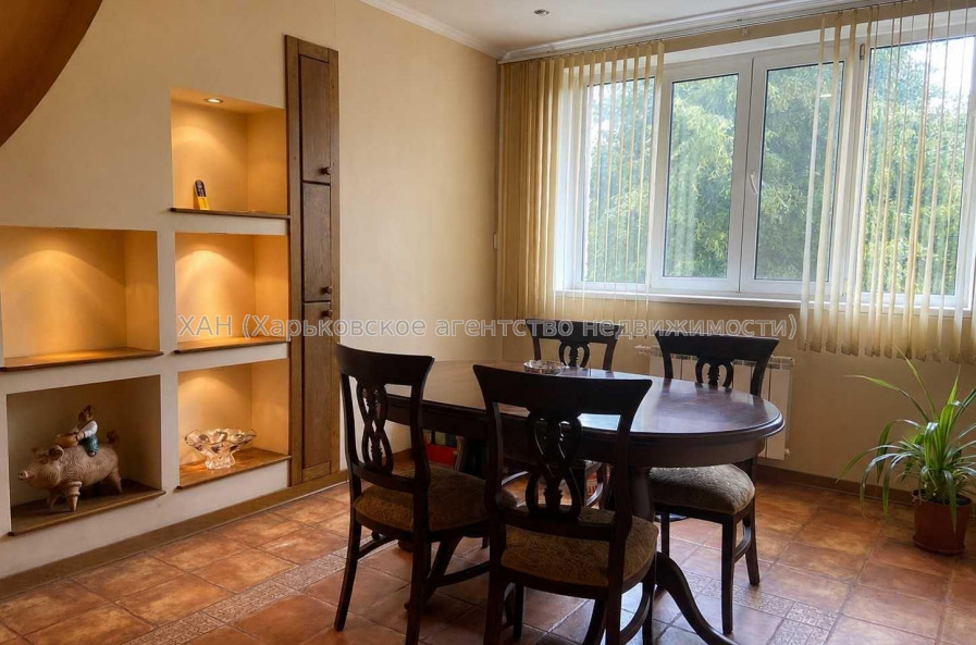 Продам квартиру, Дудинской ул. , 3 кім., 98 м², евроремонт 