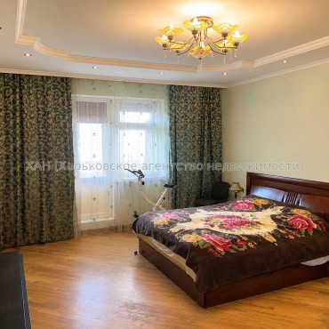 Продам квартиру, Дудинской ул. , 3 кім., 98 м², евроремонт 
