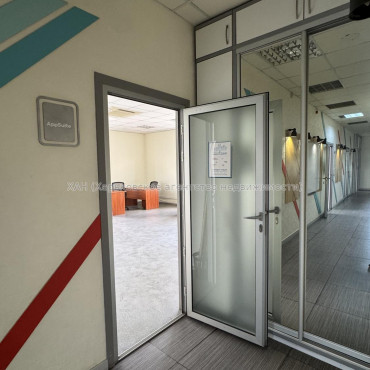 Здам нежитлову нерухомість, офисное здание , 491 м², евроремонт 