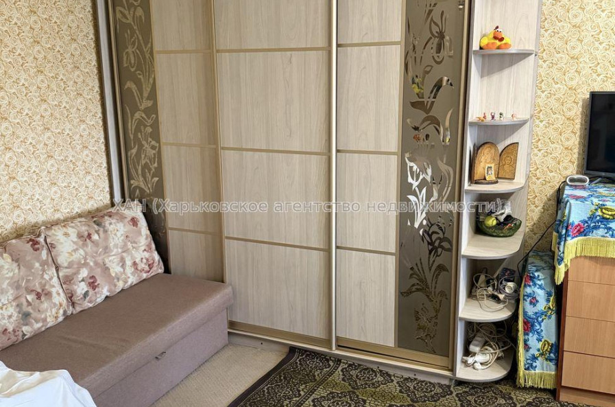 Продам квартиру, Каденюка ул. , 1 кім., 32.80 м², советский ремонт 
