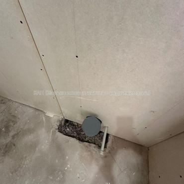 Продам квартиру, Снегиревский пер. , 1 кім., 30 м², без отделочных работ 