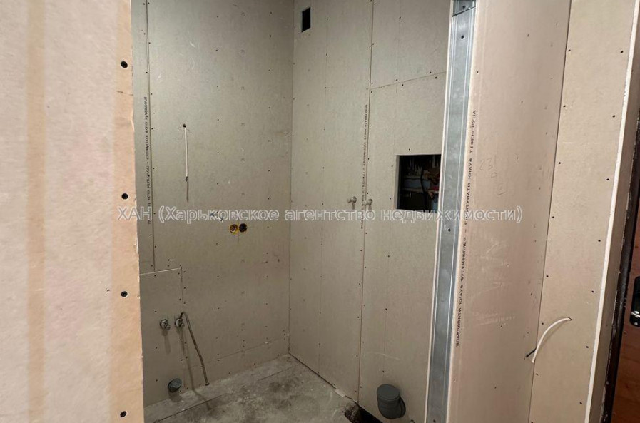 Продам квартиру, Снегиревский пер. , 1 кім., 30 м², без отделочных работ 
