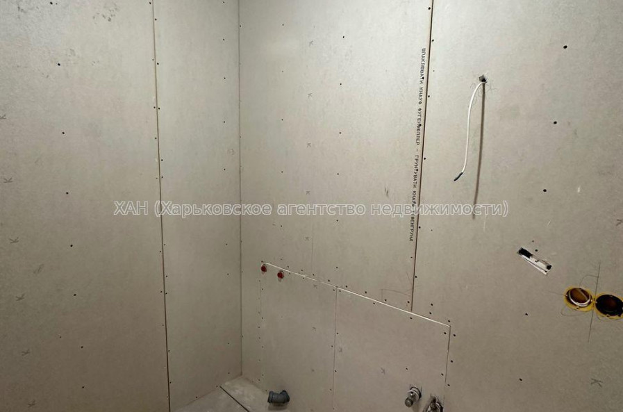 Продам квартиру, Снегиревский пер. , 1 кім., 30 м², без отделочных работ 