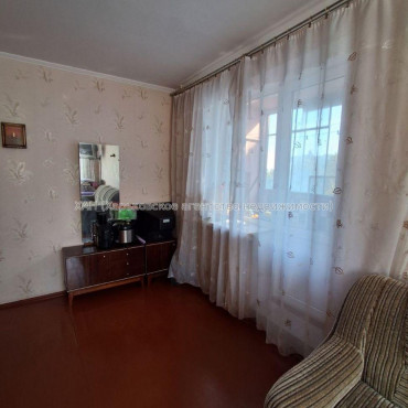 Продам квартиру, Академика Павлова ул. , 3 кім., 63 м², косметический ремонт 
