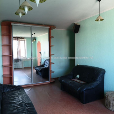 Продам квартиру, Тарасовский въезд , 3  ком., 66 м², советский ремонт 