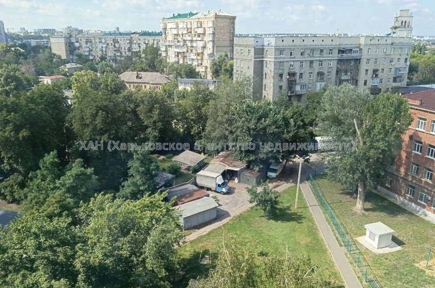 Продам квартиру, Тарасовский въезд , 3  ком., 66 м², советский ремонт 