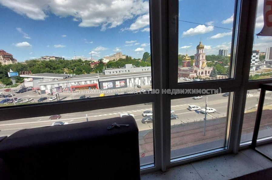 Продам квартиру, Клочковская ул. , 1 кім., 47.60 м², авторский дизайн 