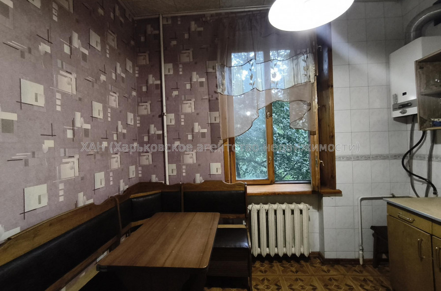 Продам квартиру, Индустриальный просп. , 2 кім., 51.10 м², косметический ремонт 