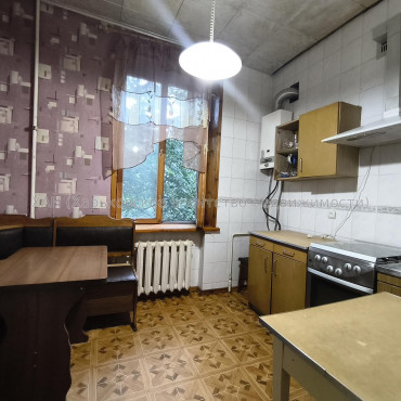 Продам квартиру, Индустриальный просп. , 2 кім., 51.10 м², косметический ремонт 
