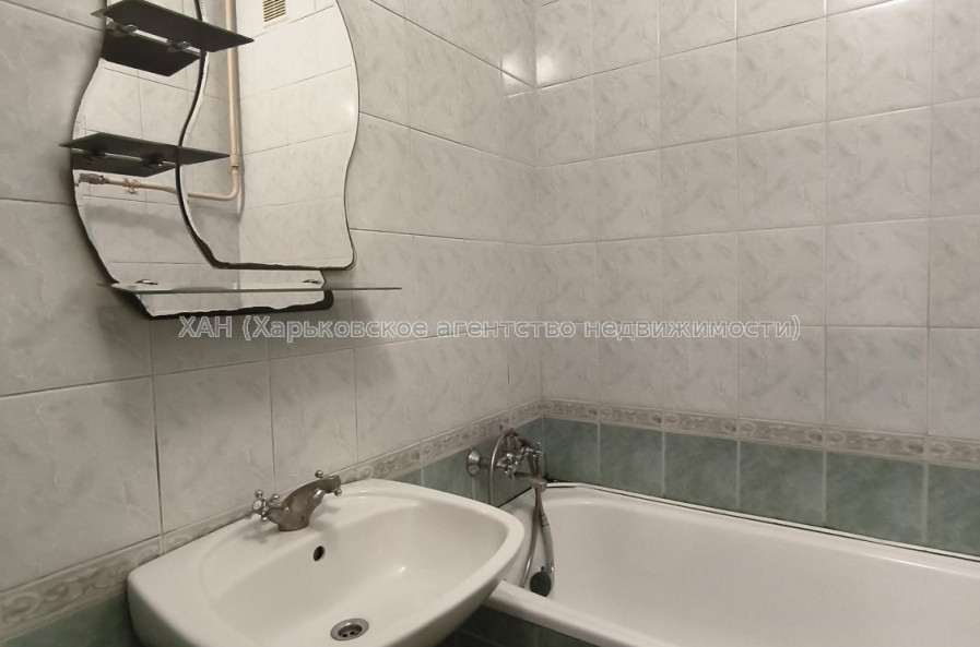 Продам квартиру, Индустриальный просп. , 2 кім., 51.10 м², косметический ремонт 
