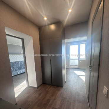 Продам квартиру, Героев Харькова просп. , 1 кім., 39 м², евроремонт 