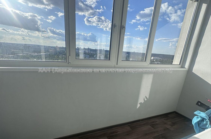 Продам квартиру, Героев Харькова просп. , 1 кім., 39 м², евроремонт 