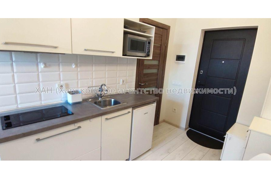 Продам квартиру, Хмельницкого Богдана ул. , 1 кім., 17.20 м², евроремонт 