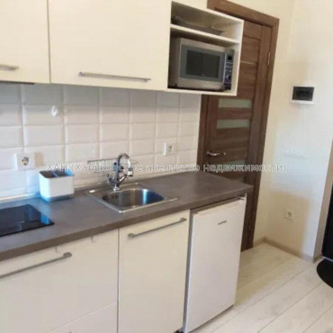 Продам квартиру, Хмельницкого Богдана ул. , 1 кім., 17.20 м², евроремонт 