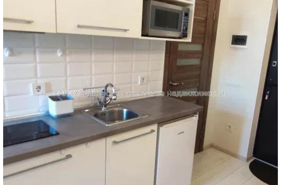 Продам квартиру, Хмельницкого Богдана ул. , 1 кім., 17.20 м², евроремонт 