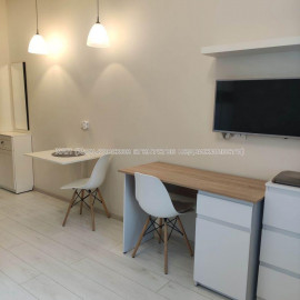 Продам квартиру, Хмельницкого Богдана ул. , 1 кім., 17.20 м², евроремонт