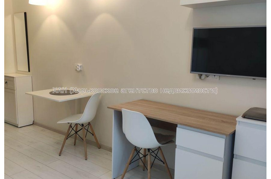 Продам квартиру, Хмельницкого Богдана ул. , 1 кім., 17.20 м², евроремонт 