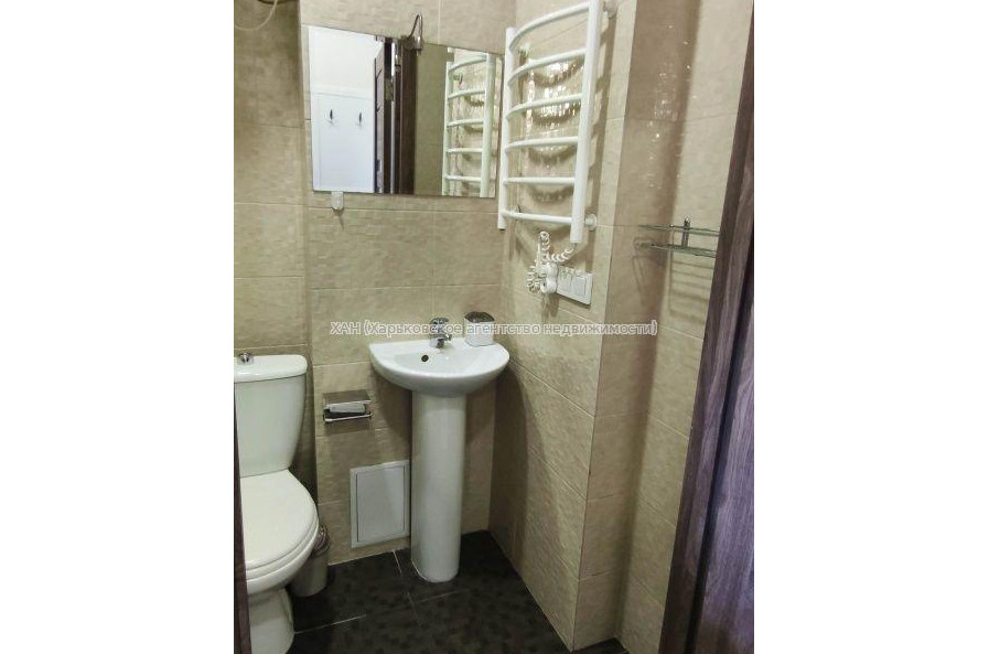 Продам квартиру, Хмельницкого Богдана ул. , 1 кім., 17.20 м², евроремонт 