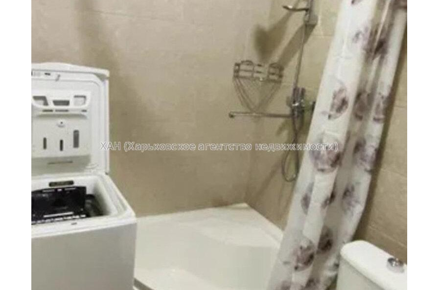 Продам квартиру, Хмельницкого Богдана ул. , 1 кім., 17.20 м², евроремонт 