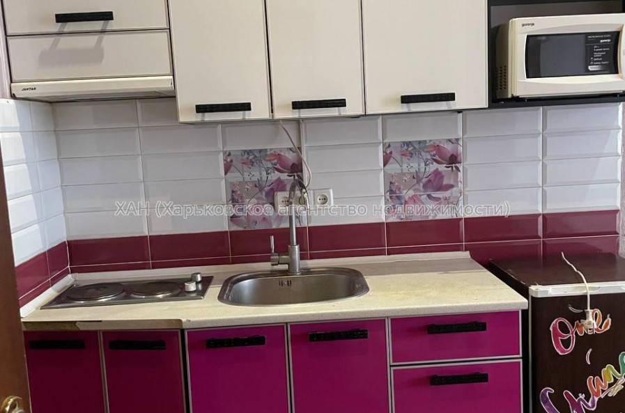 Продам квартиру, Добровольцев ул. , 1  ком., 21 м², косметический ремонт 