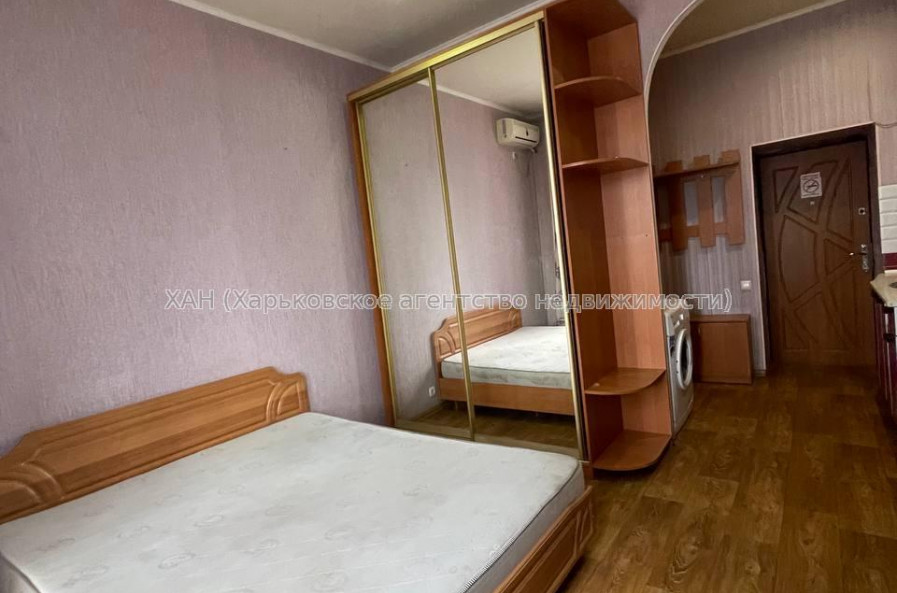 Продам квартиру, Добровольцев ул. , 1  ком., 21 м², косметический ремонт 