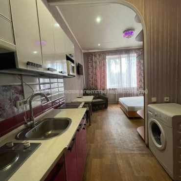 Продам квартиру, Добровольцев ул. , 1  ком., 21 м², косметический ремонт 