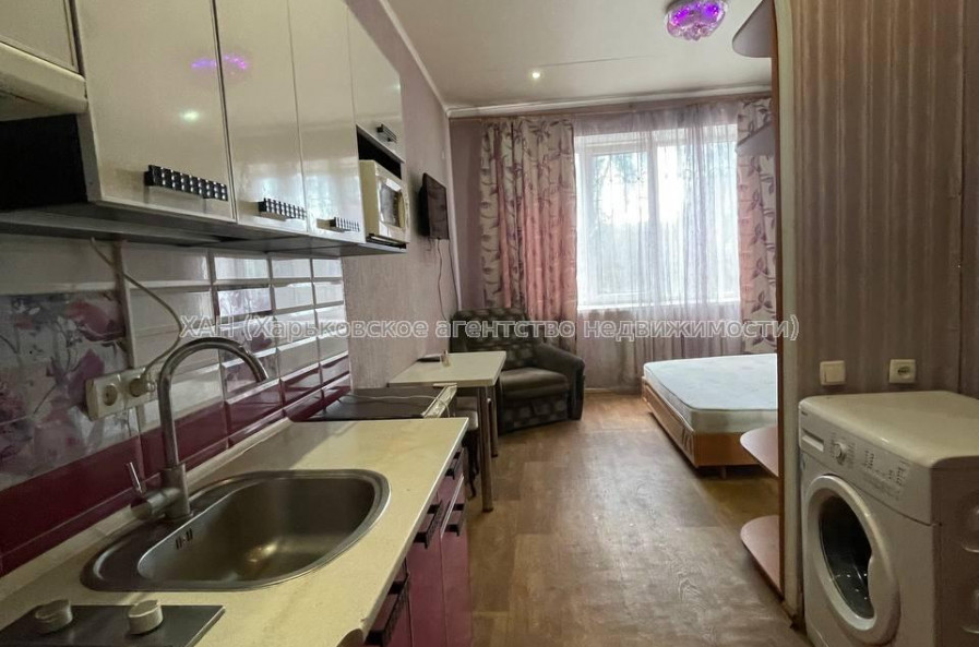 Продам квартиру, Добровольцев ул. , 1  ком., 21 м², косметический ремонт 