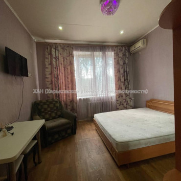 Продам квартиру, Добровольцев ул. , 1  ком., 21 м², косметический ремонт 