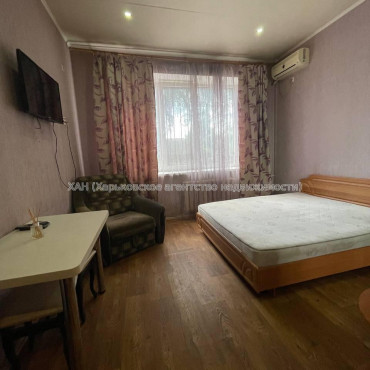Продам квартиру, Добровольцев ул. , 1  ком., 21 м², косметический ремонт 