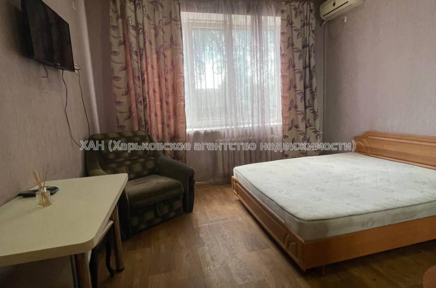 Продам квартиру, Добровольцев ул. , 1  ком., 21 м², косметический ремонт 