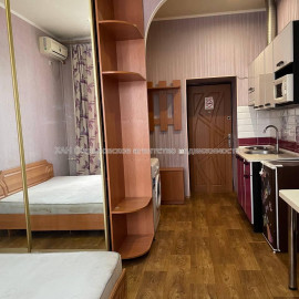 Продам квартиру, Добровольцев ул. , 1  ком., 21 м², косметический ремонт