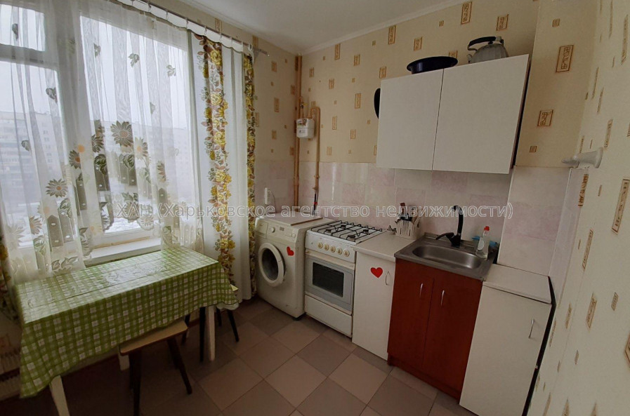 Продам квартиру, Академика Павлова ул. , 1 кім., 31.80 м², косметический ремонт 