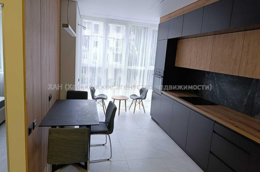 Продам квартиру, Братьев Гипиков ул. , 2  ком., 46 м², евроремонт 