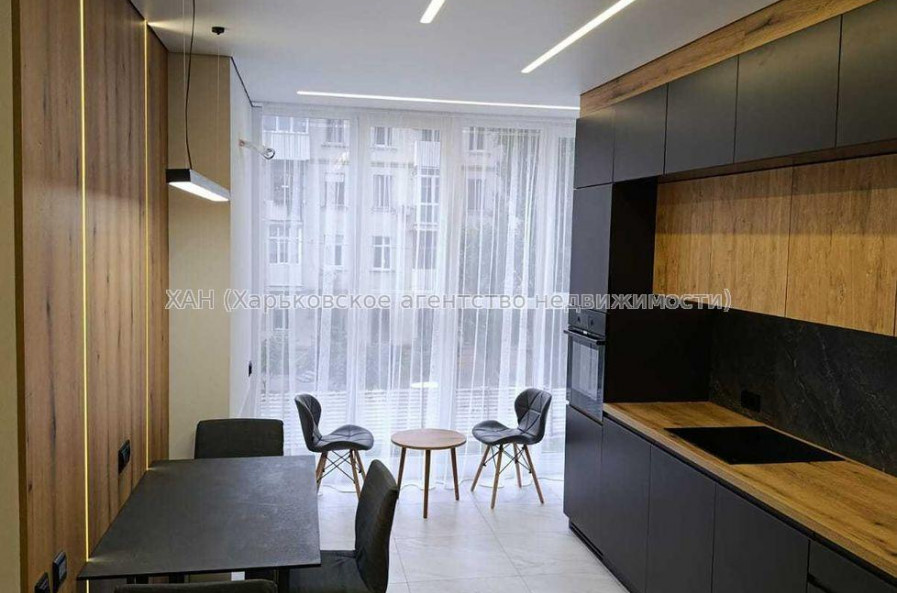 Продам квартиру, Братьев Гипиков ул. , 2  ком., 46 м², евроремонт 
