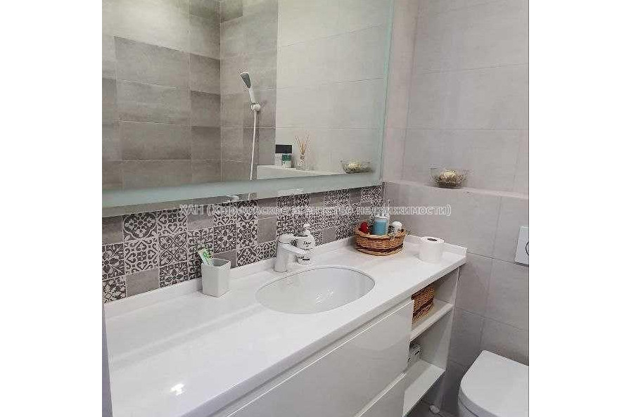 Продам квартиру, Мирослава Мисли ул. , 2  ком., 74 м², авторский дизайн 