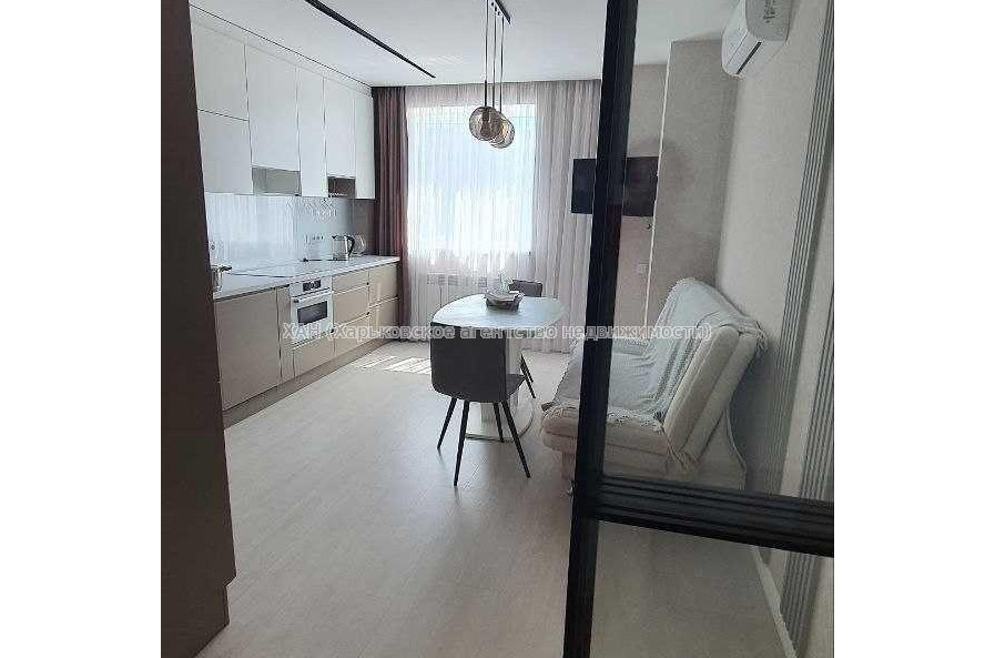 Продам квартиру, Мирослава Мисли ул. , 2  ком., 74 м², авторский дизайн 