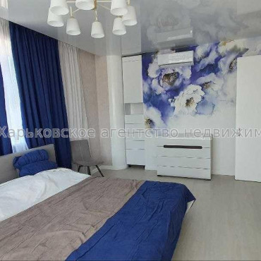 Продам квартиру, Мирослава Мисли ул. , 2  ком., 74 м², авторский дизайн 