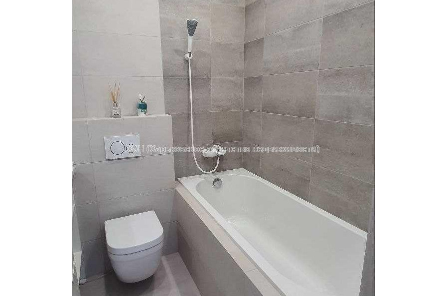 Продам квартиру, Мирослава Мисли ул. , 2  ком., 74 м², авторский дизайн 