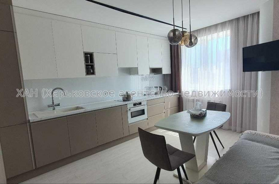Продам квартиру, Мирослава Мисли ул. , 2  ком., 74 м², авторский дизайн 